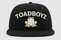 Frögy Trucker Snapback — Black/Bone, TOADBOYZ arched + bone toad front layout